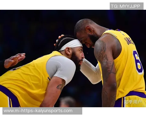 老鹰与湖人激战回顾球场上的精彩瞬间与战术分析 老鹰与湖人激战回顾球场上的精彩瞬间与战术分析